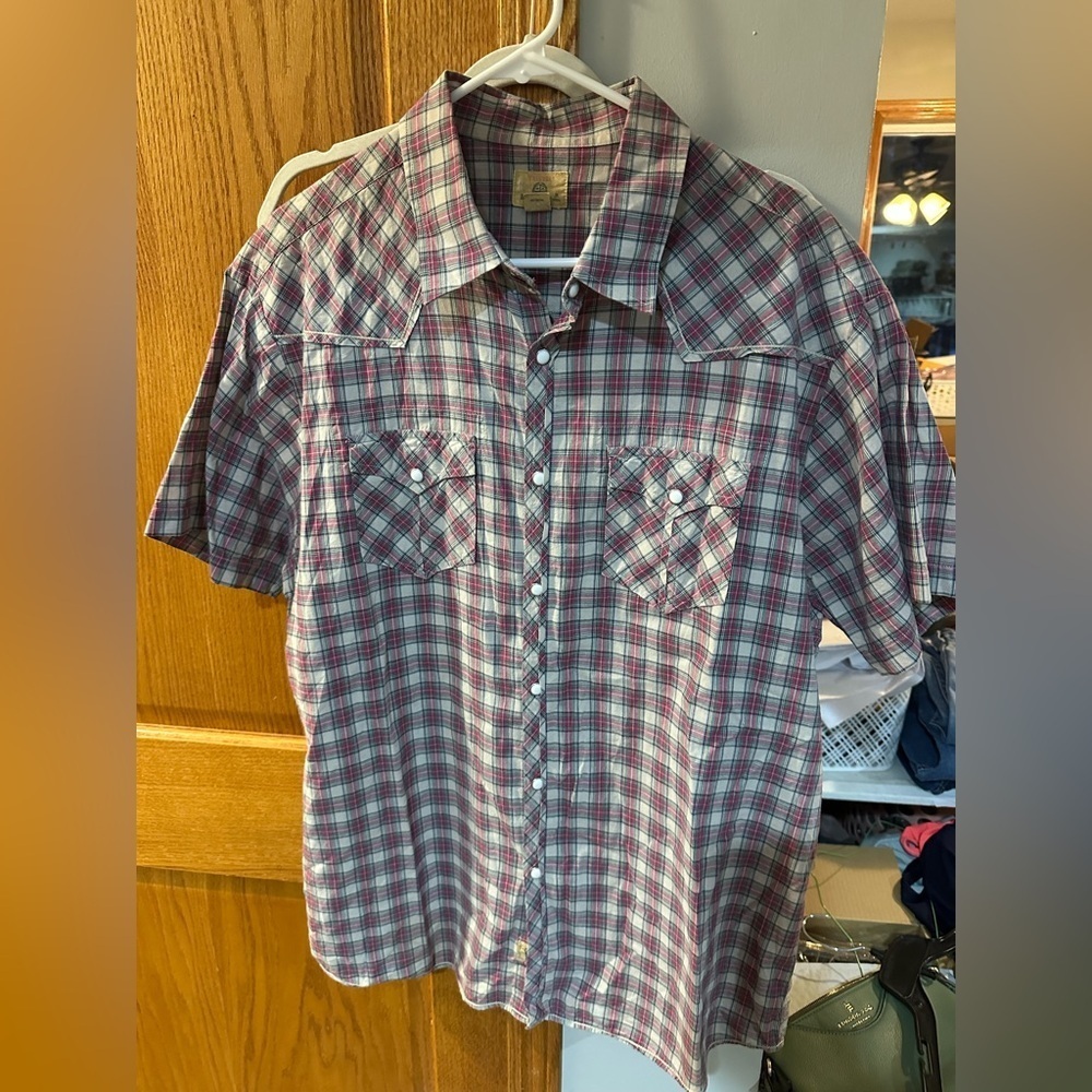 Men's Plaid Short Sleeve Button-Down Shirt